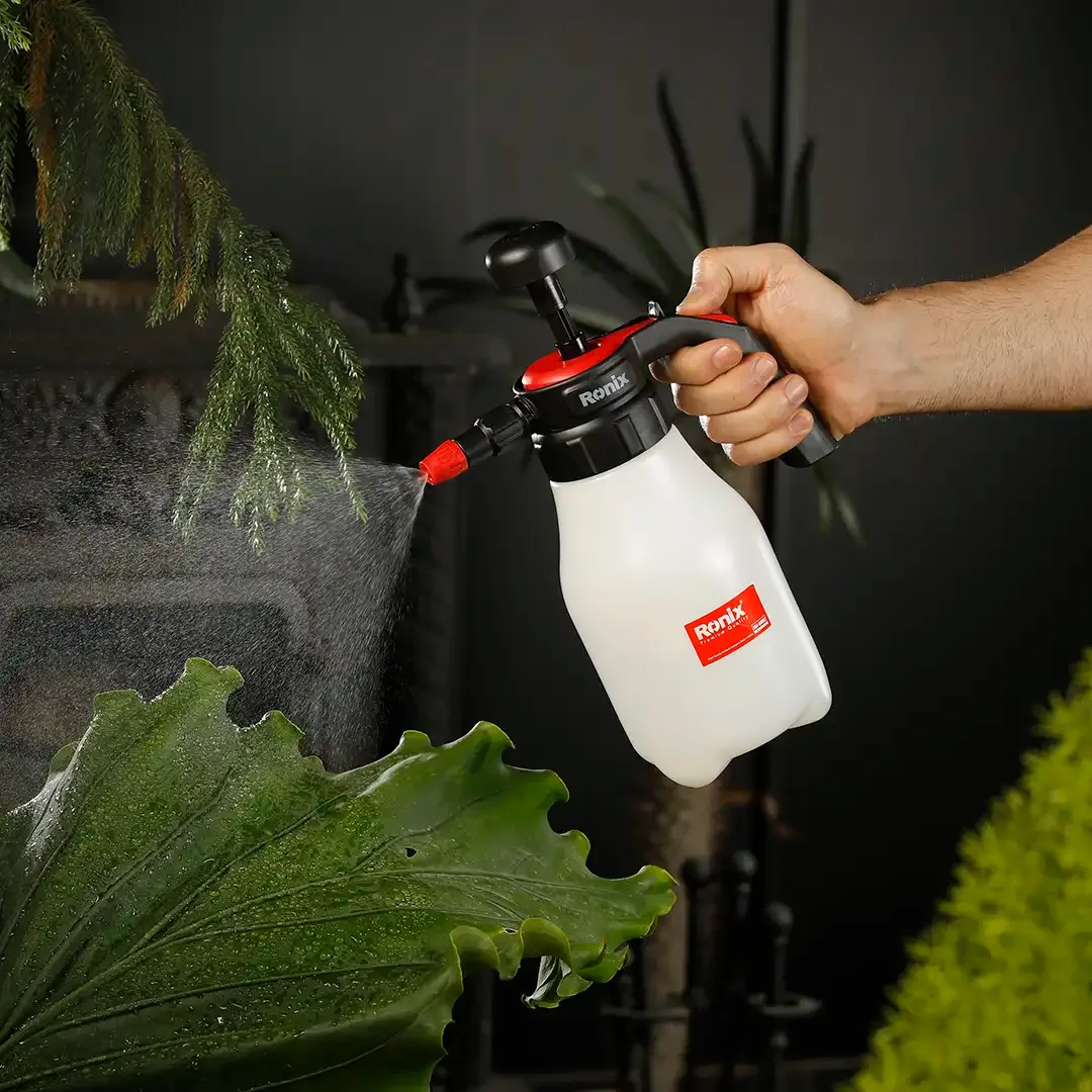 Hand-Held Pressure Sprayer 1L