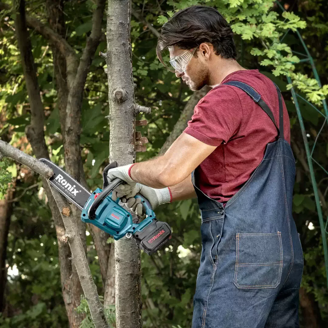 20V Brushless Cordless Chainsaw 25cm